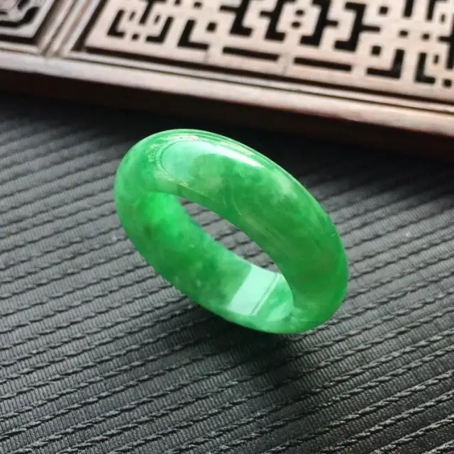 Natural Green Jade Ring Jadeit - đánh giá và giá Wedding Zone